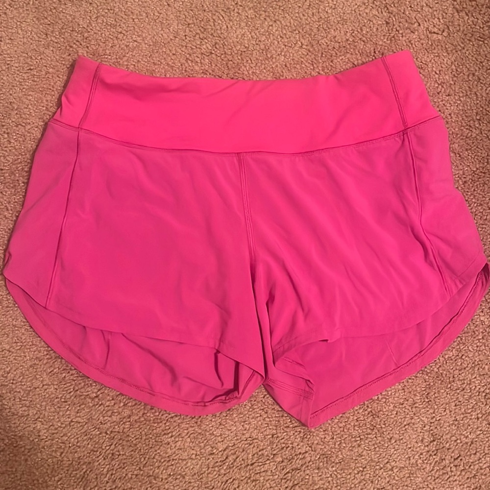 Lululemon mid rise speed up shorts, size 6